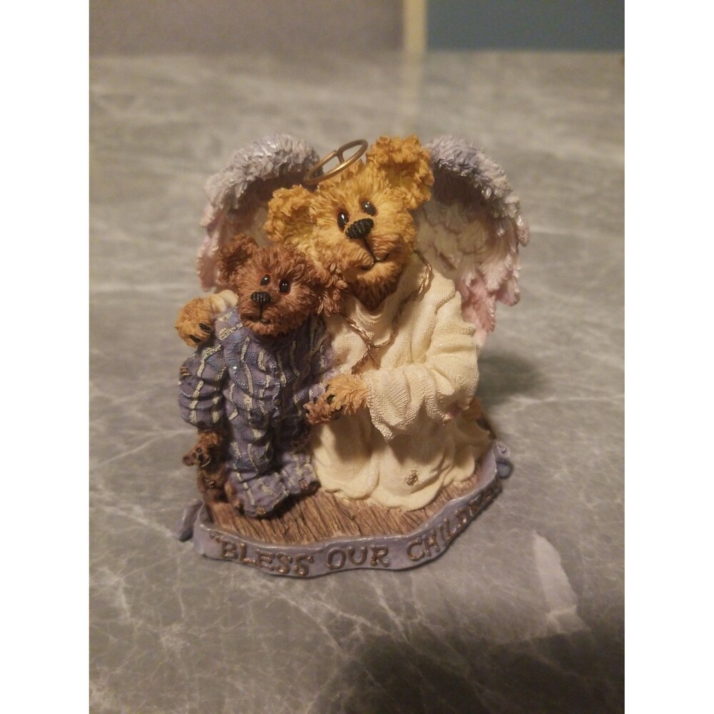 Boyds Bears and Friends figurine Starlight Childrens Foundation